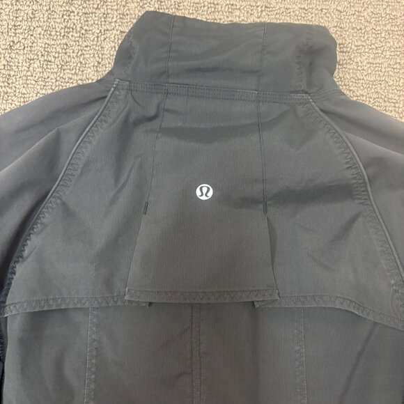 Lululemon Jacket 4 Woven Faded Black Lightweight Outdoor Outerwear Short Zip Up - Picture 13 of 16